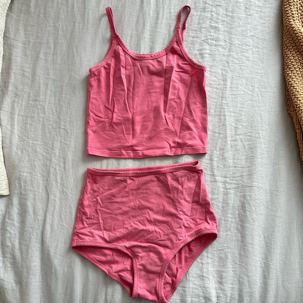 arq tank and undies